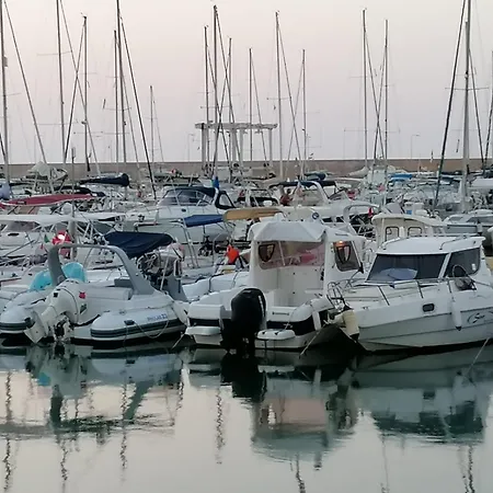 Maison Chic Montenero Marina Marina Di Montenero Exterior foto